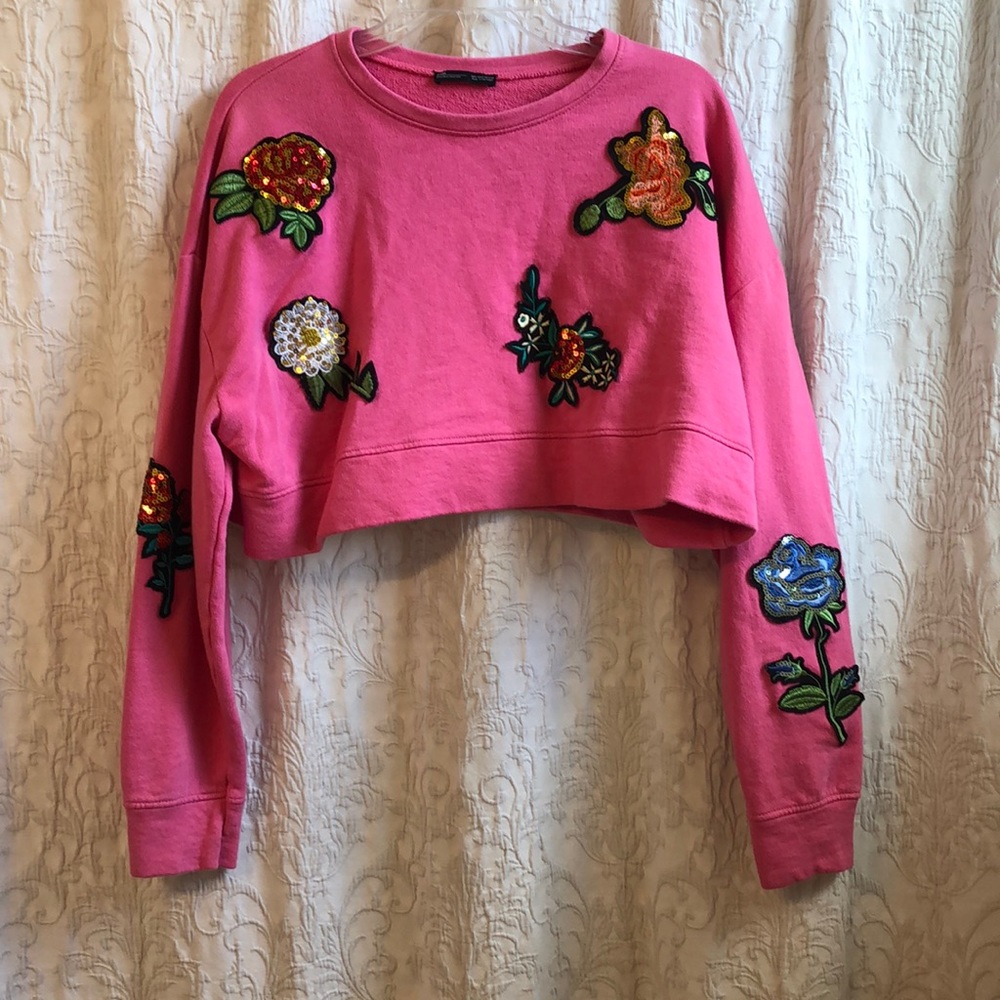 *HOST PICK* - Zara cropped sweatshirt with sequenced flower patches - Picture 7 of 12
